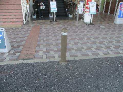 「豊中市某商業施設」ボラード工事　施工前画像