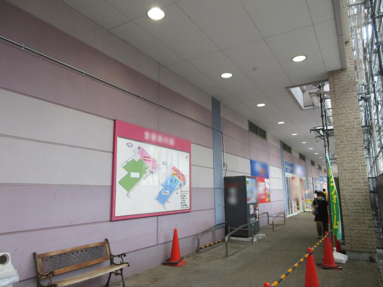 「京都府某商業施設」外壁塗装工事　施工前画像
