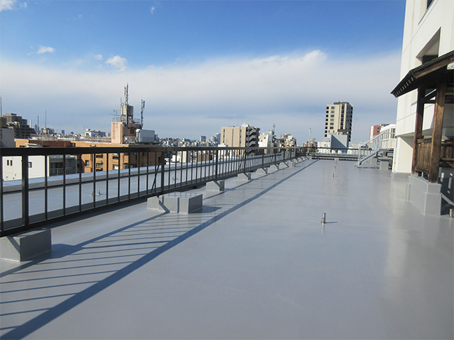 「文京区某銀行ビル」屋上防水改修及び
											手摺塗装工事　施工後画像